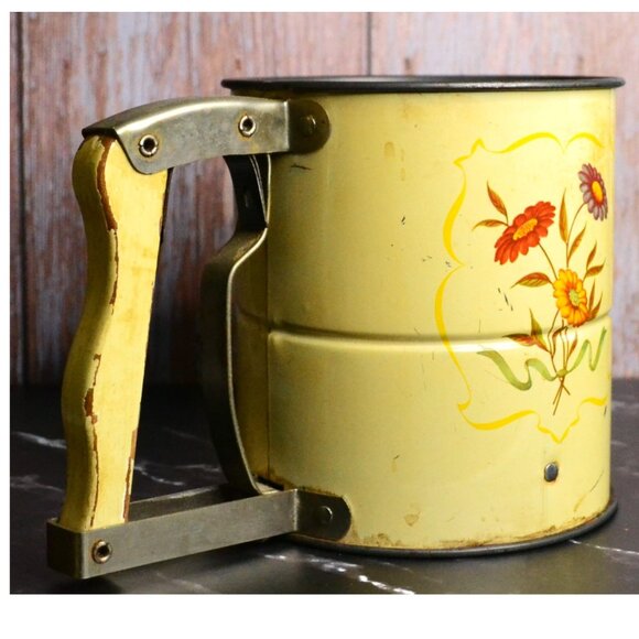 Vintage Mid-Century Androck Sifter Floral Design Mid Century Farmhouse Decor - Picture 3 of 8